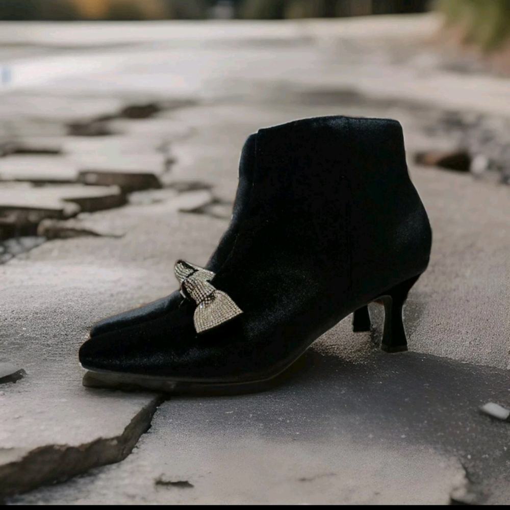 Catos Women's Velvety Rhinestone Bow Tie Black Booties Heel Size 12M